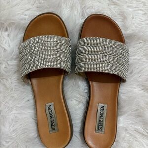 Size 6.5 Steve Madden Sandal (see last photo for wear)